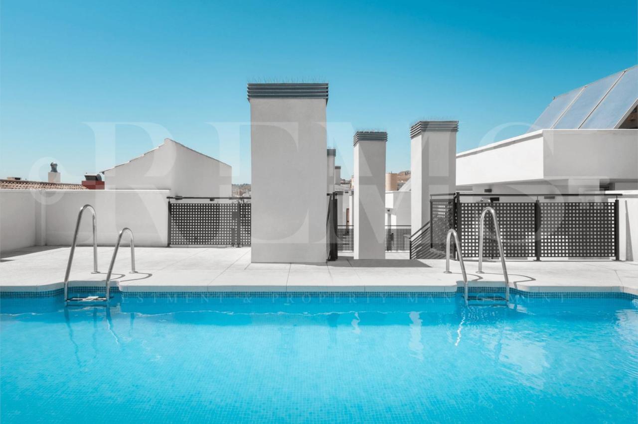 Relaxing Apartment With Community Pool & Parking- Center Málaga Kültér fotó