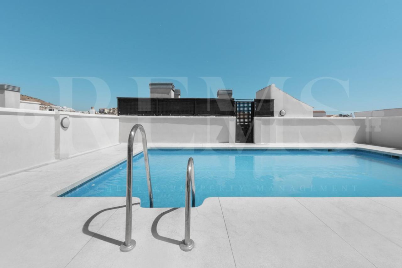 Relaxing Apartment With Community Pool & Parking- Center Málaga Kültér fotó